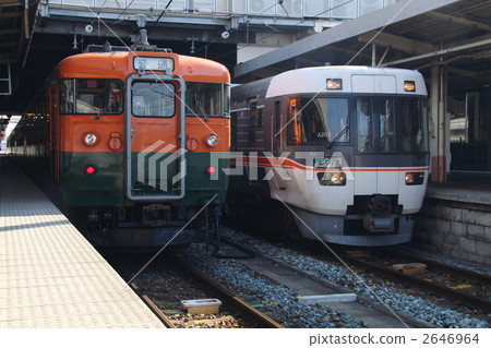 火車 電氣列車 鐵道 2646964