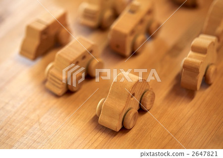 Wooden miniature car 2647821