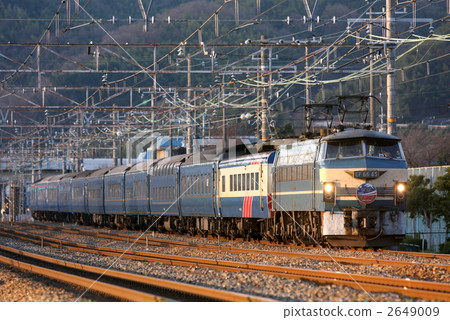 EF66+24 series sleeper limited express Akatsuki/Naha 2649009