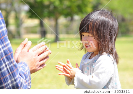 Dad and girl 2653811