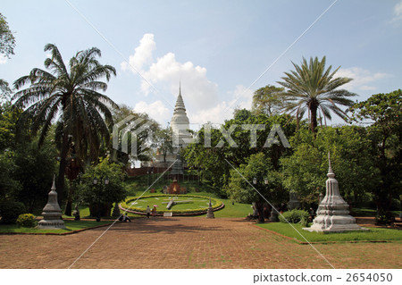 Wat Phnom 2654050