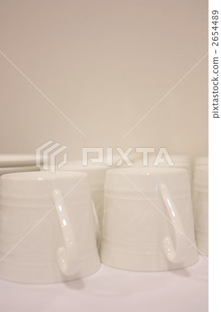White tableware 2654489