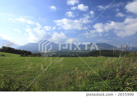 Blue sky and prairie Blue sky and prairie 2655990