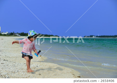 Beach walk 3 2658406