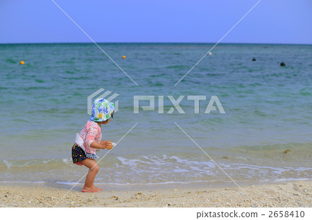 Beach walk 5 2658410