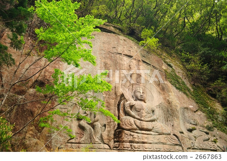 斯堪的納維亞大石佛在奇怪的峽谷中 斯堪的納維亞大石佛在奇怪的峽谷中 2667863