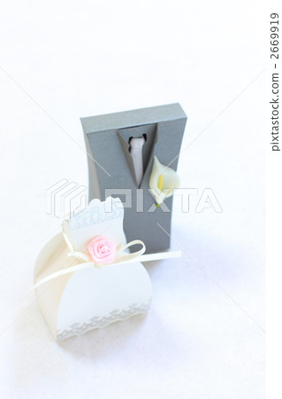 小禮物新娘和新郎(白背) 小禮物新娘和新郎(白背) 2669919