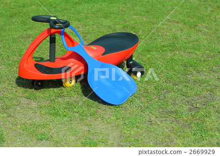 Plasma car and turf skidding Plasma car and turf skidding 2669929
