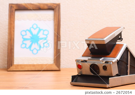 Polaroid camera 2672054