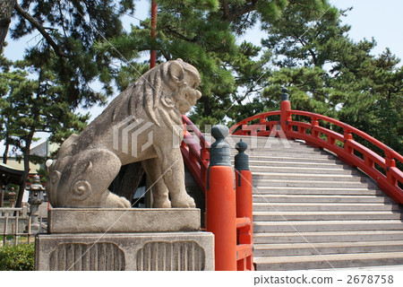 an arched bridge, komainu, guardian lion-dogs 2678758