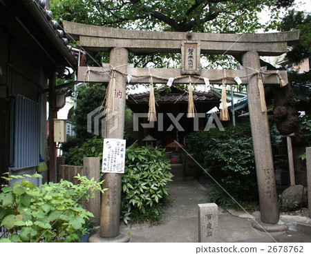 pine tree daimyojin, osaka city, shrines and temples 2678762