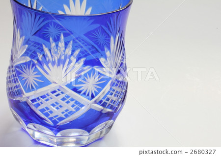 由剪裁繪製的傳統美 2680327