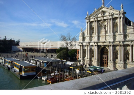 聖盧西亞站 2681292