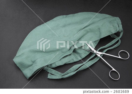 醫用剪刀和醫用帽子1 2681689