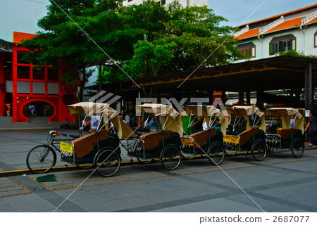 Tri-show lining up (Singapore) Tri-show lining up (Singapore) 2687077