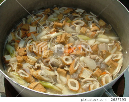 Cooking the stew Cooking the stew 2687193