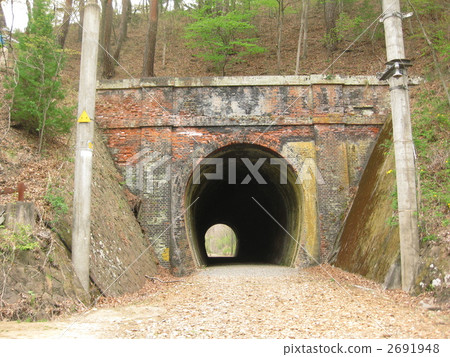 Former National Railways Shinonoi line abolished line lacquer Kubo tunnel Former National Railways Shinonoi line abolished line lacquer Kubo tunnel 2691948