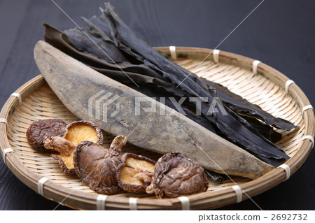 Hidaka Konbu, dried bonito, dried shiitake mushroom 2692732