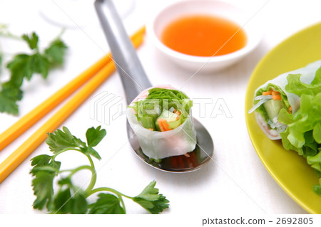 Raw spring roll Raw spring roll 2692805