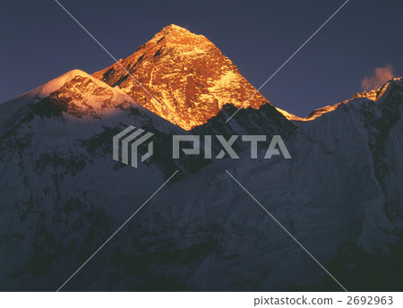 卡拉佩爾珠穆朗瑪峰的日落[尼泊爾] 2692963