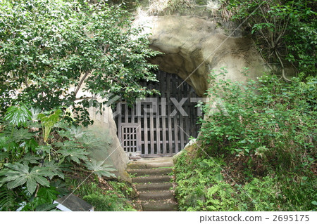 Visit Toshin-zori of Nichiren-sect with dudes 2695175