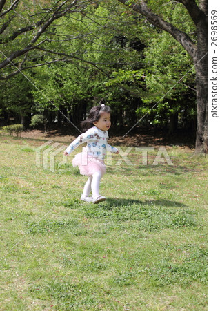 person, girl, little child 2698569