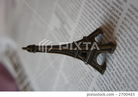 French newspaper and Eiffel tower 2700483