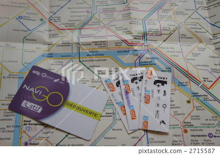 Metro in Paris 2715587
