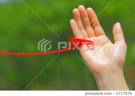 Red string  2717878