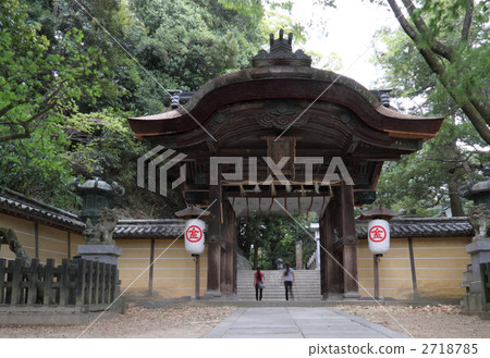 Kotohiragu-gawa Kaze-no-kimo gets through the Yakusho Pass 2718785