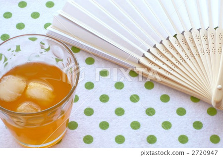 Juice and folding fan 2720947