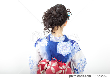 A woman in a yukata A woman in a yukata 2723582