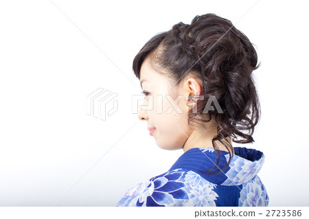 穿著浴衣的女人 穿著浴衣的女人 2723586