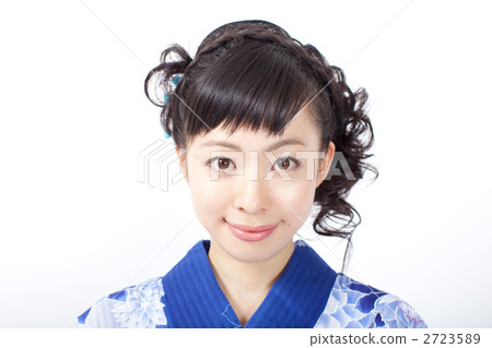 穿著浴衣的女人 穿著浴衣的女人 2723589