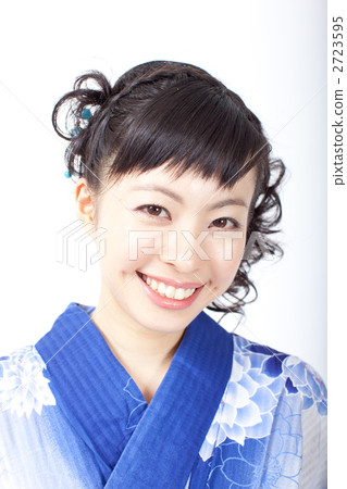 穿著浴衣的女人 穿著浴衣的女人 2723595