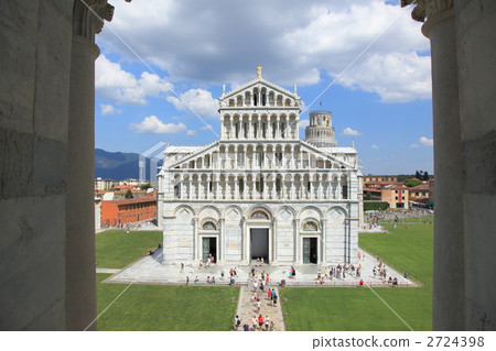 The facade of the Duomo of Pisa The facade of the Duomo of Pisa 2724398