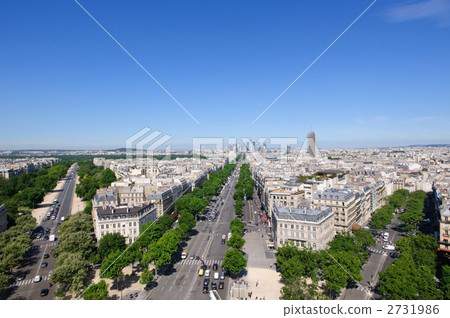 View from the Arc de Triomphe in Paris 2731986