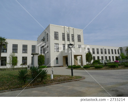 Toyosato elementary school in blue sky 2733214