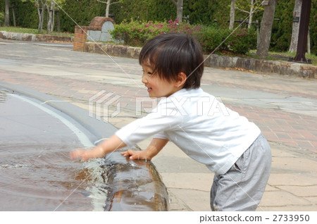 baby boy, boy, playing in water 2733950