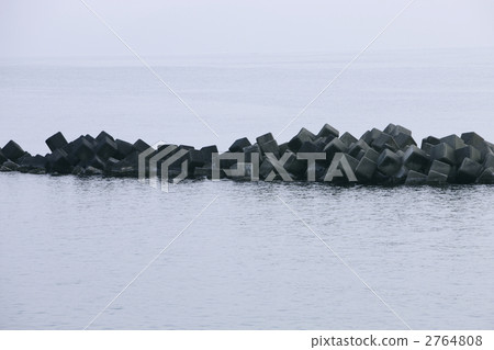 Wave blocking block in the sea 2764808