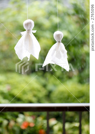 teru teru bozu, cloth crafts, paper doll to which children pray for fine weather 2765096