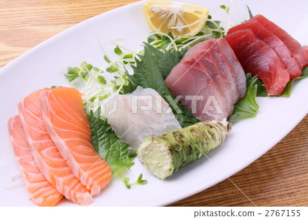 生魚片做成新鮮的魚 2767155