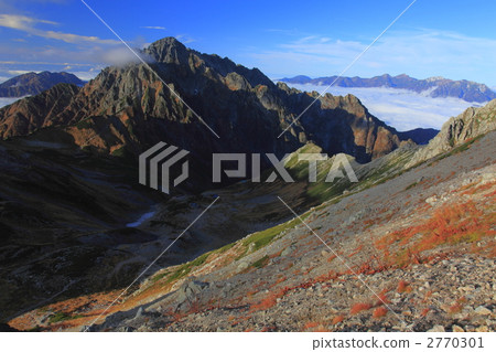 Late fall autumn mountain 2770301