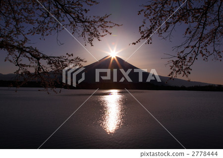 upside down reflection of mount fuji, inverted image of mt. fuji, diamond fuji 2778444