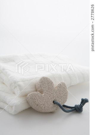 Pure white towel and leaf type pumice 2778626