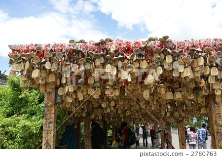 Streets of Lijiang Castle 2780763