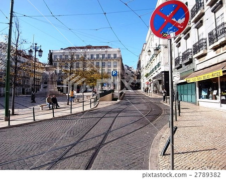 The streets of Lisbon 2789382