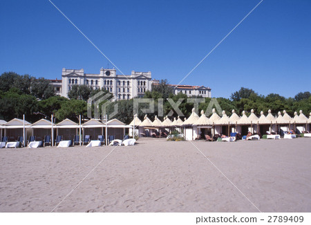 vacation, beach hut, beach side clubhouse 2789409