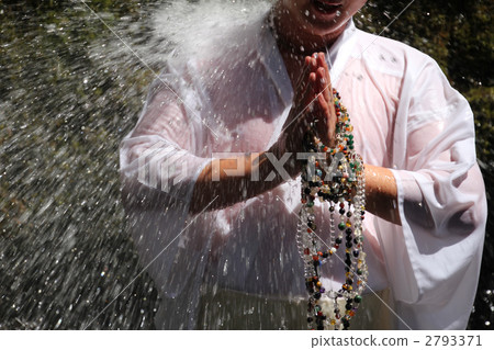 瀑布和珠子 2793371