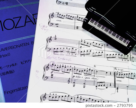 Piano practice Piano practice 2793795